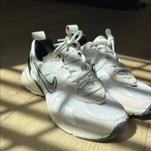 Nike Women's White and Black Sneakers